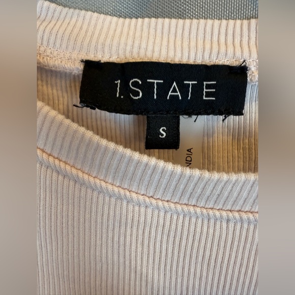 1.State Puff Sleeve Ribbed Top- Size Small - Picture 2 of 5
